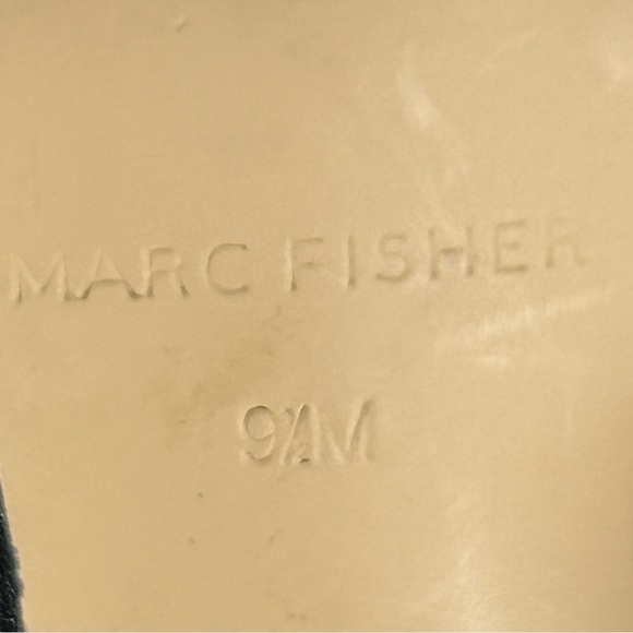 Marc Fisher Darlina D'orsay Pumps Black Pointed Toe Gold Trim 3.5” High Heel - Picture 10 of 11